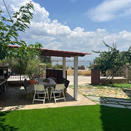 Apartment In Salamina With Garden & Sea View Selinia Extérieur photo