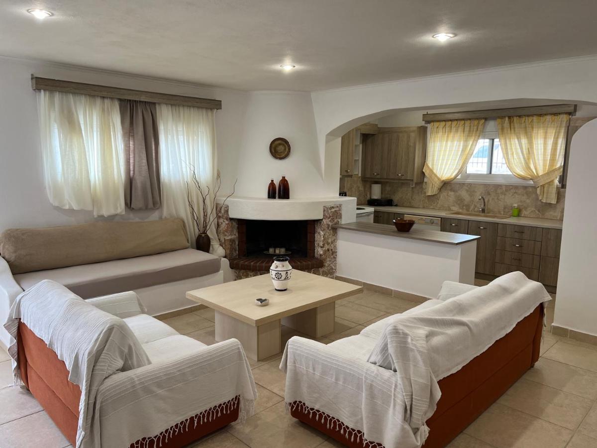 Apartment In Salamina With Garden & Sea View Selinia Extérieur photo